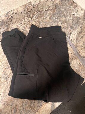 FIGS Jogger Scrubs - Black XXL